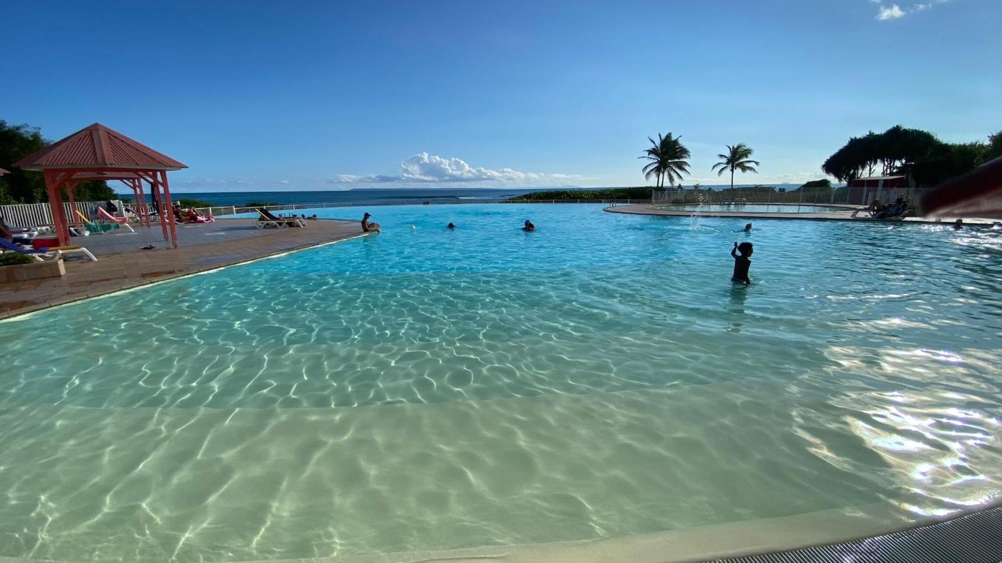 圣弗朗索瓦Le Kalinao, Anse Des Rochers Plage, Piscine Et Cocotiers公寓 外观 照片